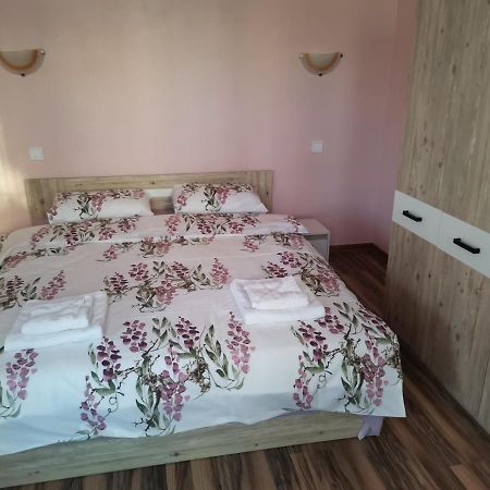 Guest Rooms Mihaylovi Pavel Banya Esterno foto