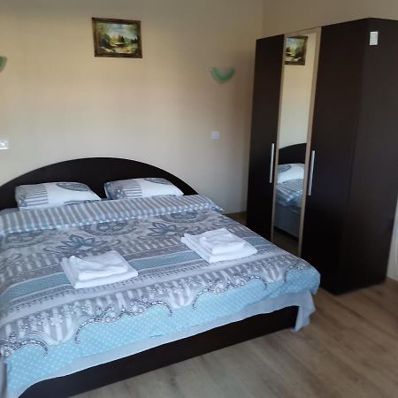 Guest Rooms Mihaylovi Pavel Banya Esterno foto
