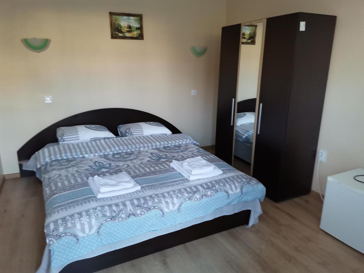 Guest Rooms Mihaylovi Pavel Banya Esterno foto