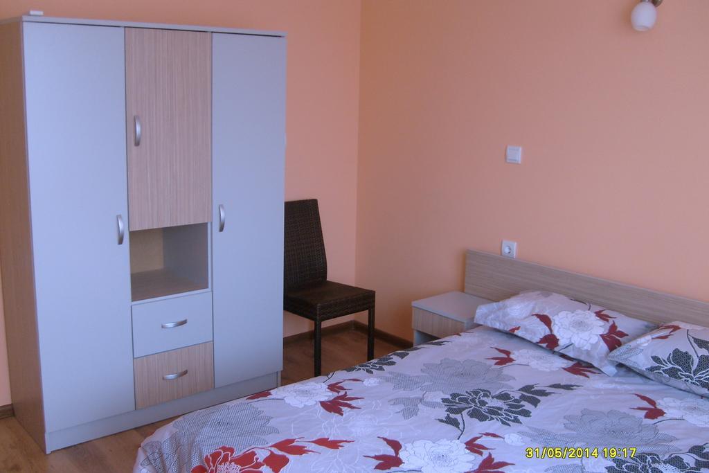 Guest Rooms Mihaylovi Pavel Banya Camera foto